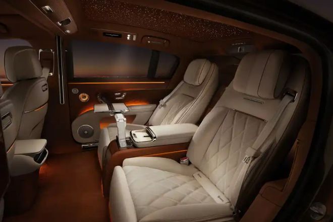 上海车展！内饰曝光配三联大屏冰球突破尊界 S800 亮相(图2)