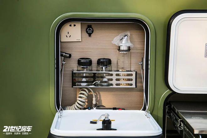 峰景·蓝鲸览拓者四驱房车安全舒适闯天涯冰球突破正规网站一家三口惬意之选!长安(图14) 峰景·蓝鲸览拓者四驱房车安全舒适闯天涯冰球突破正规网站一家三口惬意之选!长安(图14)