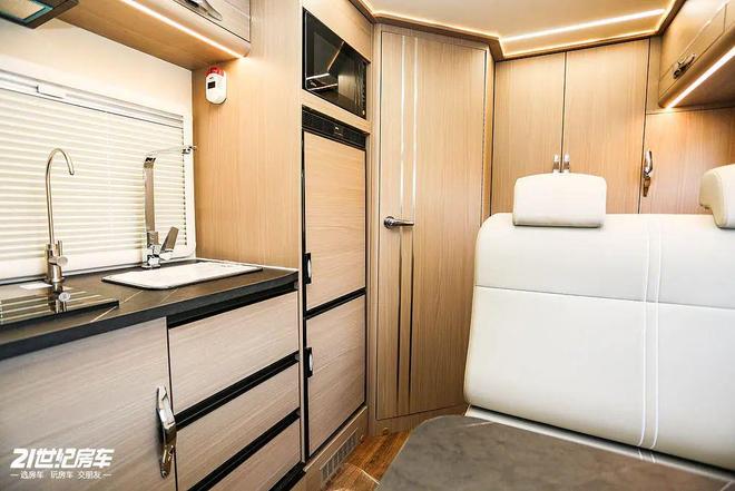 峰景·蓝鲸览拓者四驱房车安全舒适闯天涯冰球突破正规网站一家三口惬意之选!长安(图8) 峰景·蓝鲸览拓者四驱房车安全舒适闯天涯冰球突破正规网站一家三口惬意之选!长安(图8)